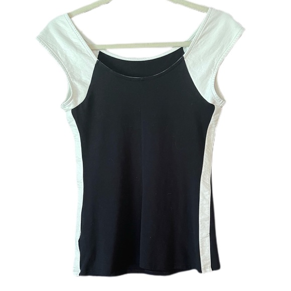 Express Sleeveless Top - Picture 2 of 4